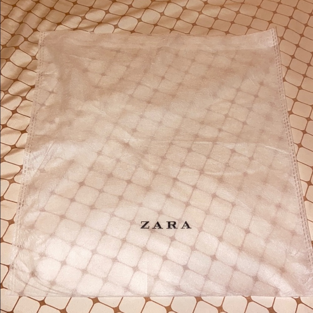 ZARA DUSTBAG
